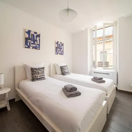 Bright Beautiful - Center Daire Cannes